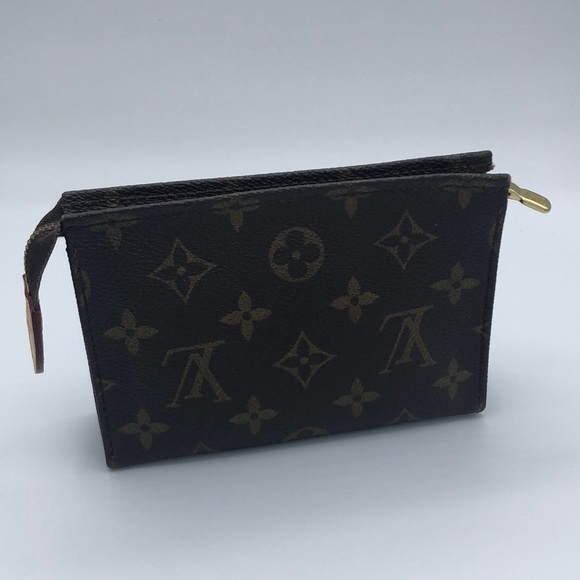 Vintage Louis Vuitton toiletry 15 - Picture 1 of 8